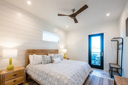 Old Town Road House- 5/Br/4 Ba-Private Heated Pool-Ocean/Bay Views-Rooftop Deck