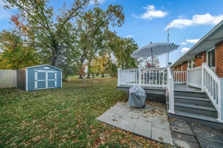 Beautiful Home only Steps to the Pro Football Hall of Fame, Sleeps up to 12! Отели рядом с достопримечательностью «Парк Гаро»