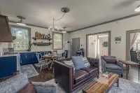 Renovated 1840's Schoolhouse: Hot Tub, Fireplace, King Bed Bliss