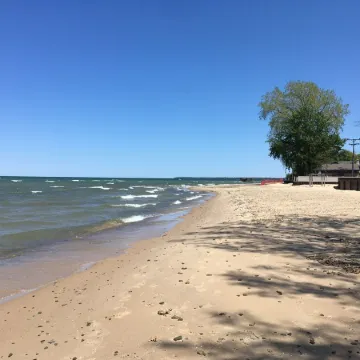 Charming and Cozy Lake Front Cottage on Private Beach