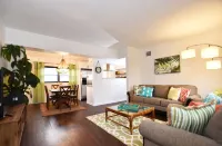 Corner-Lot 3 Bedroom House, renovated, short walk to the beach!