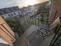 Cosy family-sized top floor apartment! In the heart of Stratford Upon Avon! Hotels in 