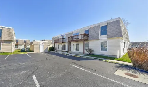 Beautifully renovated condo, close to the boardwalk - away from the noise!