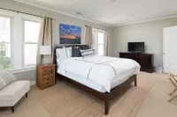 Historic Home in the Heart of the City on Street Car Line