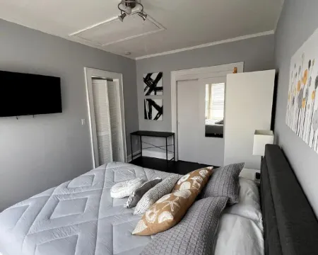 Lovely 1 bedroom apartment 李文斯頓酒店