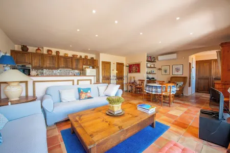 Saint-Tropez, Place des Lices Отели рядом с достопримечательностью «Musee de l'Annonciade»