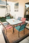 Cozy Modern Farmhouse, King bed, great yard, pets!