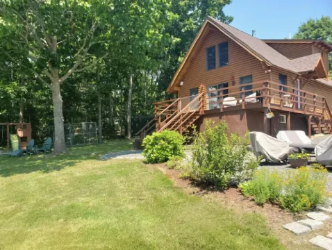 Great cabin on a tidal river, just minutes from Acadia National Park.