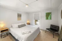 Stowe Lofts-Cozy 2-bedroom condo, peaceful, 5 minutes to Stowe, Fast WiFi