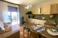 Brand new apartment Arancia with swimming pool and huge balcony 250 meters from the lake