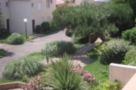 <- Direct on This Beach, Bright; Sea View. T 42m2 + Terrace + Wifi Garage