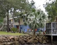 GULF ACCESS  home w/ dockage, private yard & 2 min walk to eat and stores!