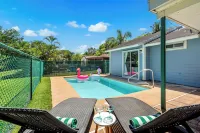 Jupiter Palm Oasis! Lakefront Pool Home w/ Game Room, BBQ, Beach Chairs, Coffee! - de playa