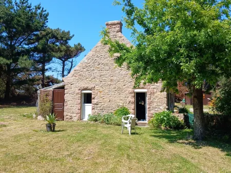 House in the heart of the pink granite coastline Отели рядом с достопримечательностью «Ploumanac'h LIghthouse»
