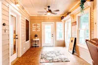 Newly Renovated White River Retreat, Breathtaking Views of the River, Sleeps 18