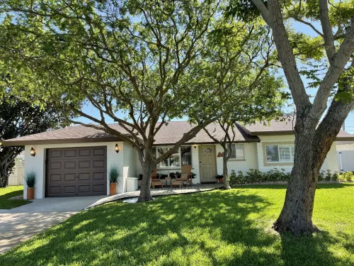 Beachside Daytona Beach Shores 5 min walk to beach, restaurants and more! - 3-Star