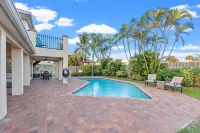 Beachy Places, Hot tub, Pool, Beach - Swimmingpools