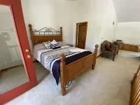 Riverside/Fishing/Arcade/Pool Table/Disk Golf/Fire Pit/Basketball/Pets/WiFi/UTV