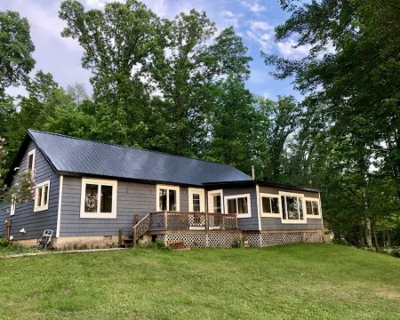 All-Season Modern Cottage on Red Lake - 45 min from Green Bay 肖諾縣酒店
