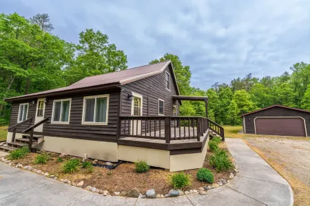 Secluded 3-Bedroom Forest Cabin • Fire Pit • Deck • Near Trails and Rivers
