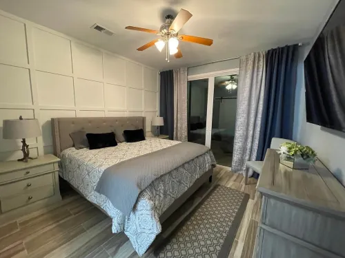 New! Lake House Retreat with Private Dock, Kayaks & Firepit Hotels in Putnam County