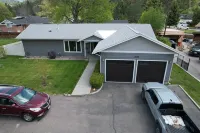 Rattlesnake Paradise , 5 min. to hiking & charming downtown. Quiet neighborhood.