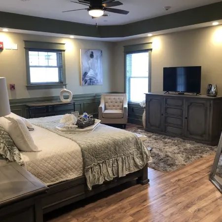 Guest Quarters at the Inn - 103