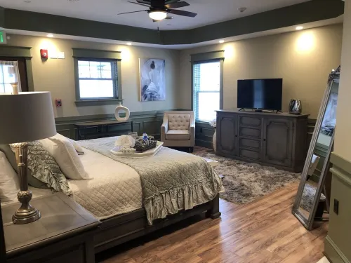 Guest Quarters at the Inn - 103