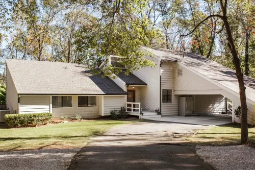 A Spacious Place for Everyone. Sanford Stadium, Downtown and Dining So Close! Hotel a Athens