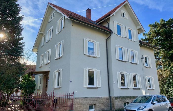 5 minutes from the OUTLET Large XL vacation business city family apartment for 6 guests