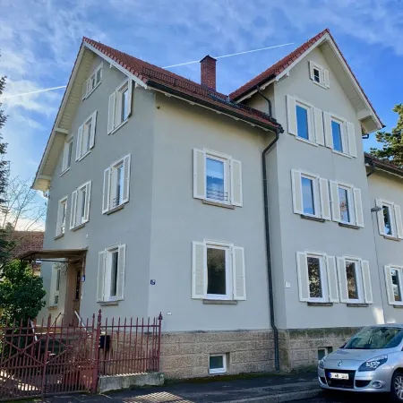 5 minutes from the OUTLET Large XL vacation business city family apartment for 6 guests