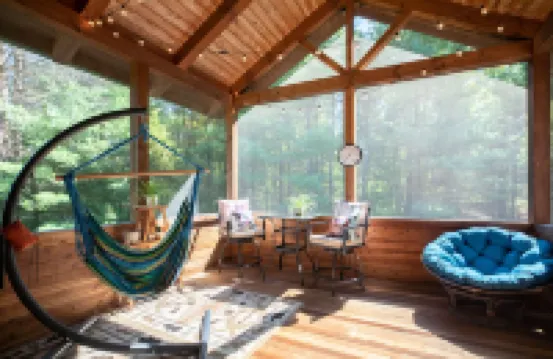 Modern Cabin w/ Hot Tub-Minutes to Lakes & Skiing