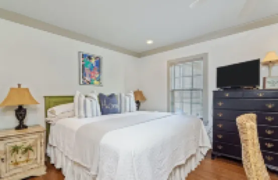 * Charming Carriage House located in Rosemary Beach  *Pet Friendly