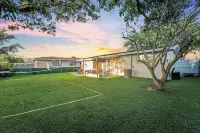 3mi Hard Rock Stadium - 9mi Beach - Grill - Patio Hotels near Walmart Supercenter