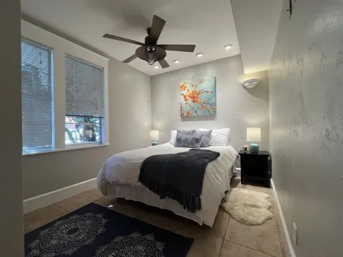 Beachside Historic Cottage Apartment – Steps to Sand