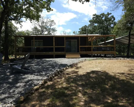 Kritter Holler Cabin a secluded relaxing retreat surrounded by beautiful nature. Hotels in Latimer County