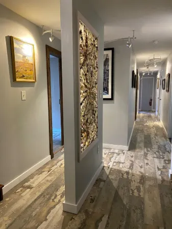 Directly across from the Old Jail, historical & surreal, ground floor 2 bedroom