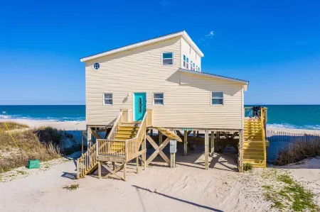 "Island Time", Peaceful 5BR Oceanfront Cottage