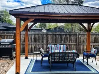 Brand New Listing ! Loveland Bear Chicken house, organic eggs daily  remodeled Timberlane Farm Museum 주변 호텔
