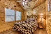 Creekside Cabin / Pet-Friendly, Hot Tub & Fire Pit American Sideshow附近的飯店