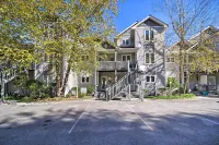 Deerfield Lakefront Condo/Boat Slip Included!