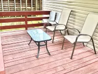 Quaint 2 bedroom apartment. 5 minute walk to down town Close to local bike trail Hotels in Warren