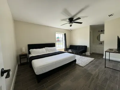 Quaint and quiet home away from home! Hotels near South Texas College - Pecan Campus
