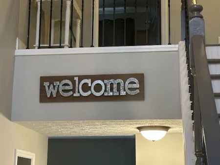 Peaceful House - 4 BR, Large Patio Отели в г. Douglas County