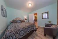 Lake Nahwatzel Resort, Cabin #3, Shared Dock just steps away!