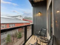 Amazing Unit!  Sleeps 5. Swim or Ski out your front door. On site at Silver Mt. Hotels in Kellogg