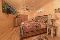 A Barrel of Fun- Riverfront Cabin with Hot Tub, No Steep Roads, Fishing Nearby