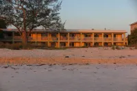 Totally Remodeled Beachfront Studio-Step out your door onto the sand. Really! D