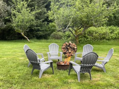Spacious house in serene peaceful setting 15 min from Lake Crescent&Crescent Bch 크레스켄트 호 주변 호텔