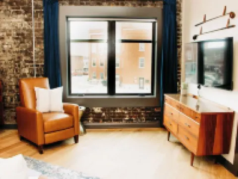 The Aaron is a charming 2-bedroom/ 2 bathroom apartment. Hotels in Grayson County